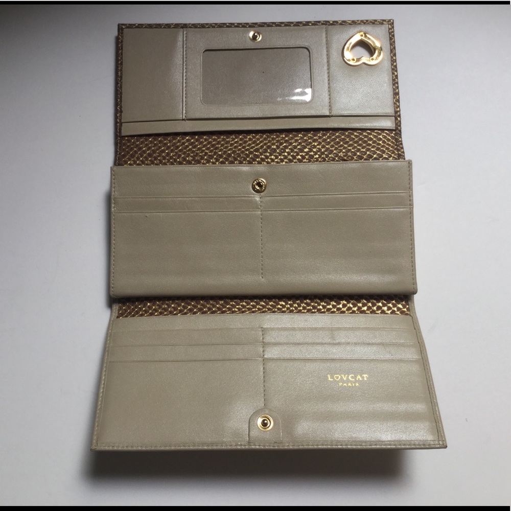 LOVECAT LEATHER TRIFOLD WALLET WITH SNAKE PRINT EUC